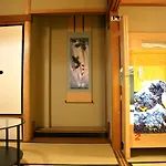 What are the best hotels near Fushimi Inari-taisha Shrine?